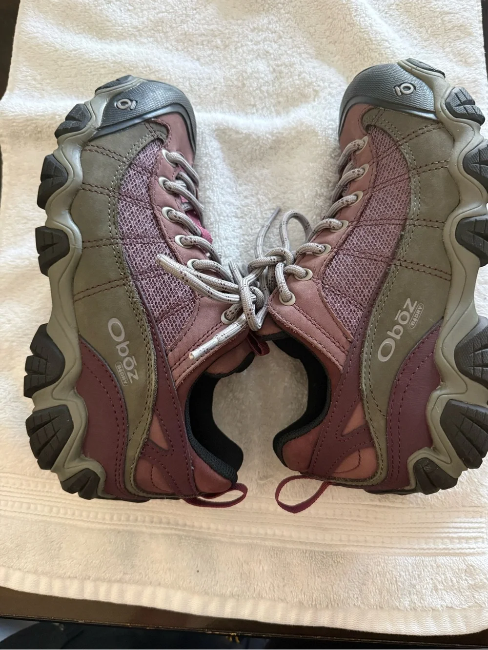 Women’s Athletic Hiking Sneakers in Mauve and Charcoal